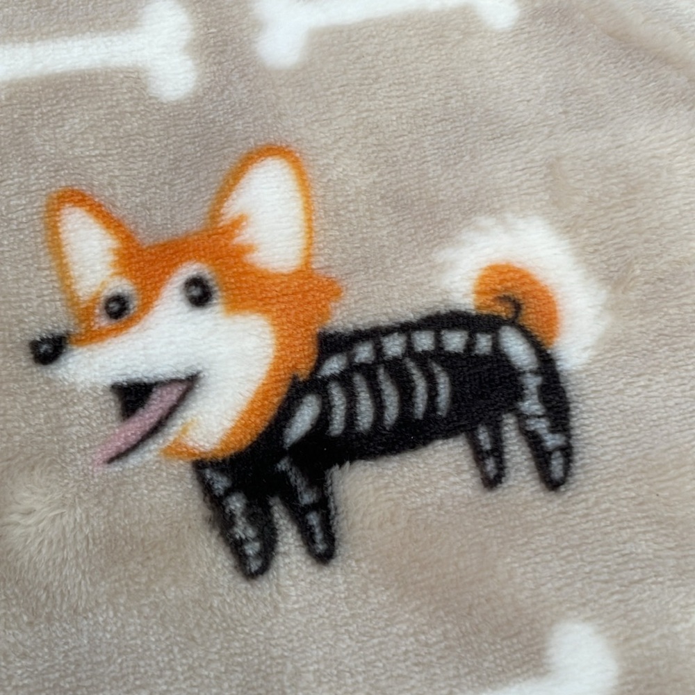 Dachshund and Corgi  Halloween Throw Blanket - Picture 2 of 6